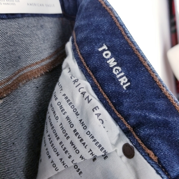 American Eagle Tomgirl Jeans NWT - Picture 6 of 16